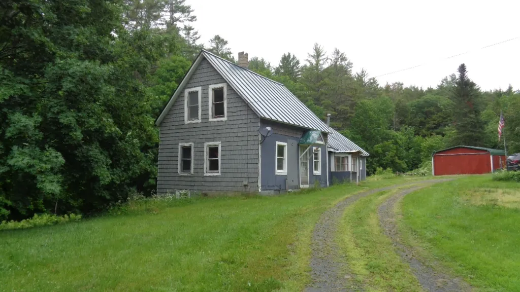 1363 Vt Route 132 Sharon VT 05065