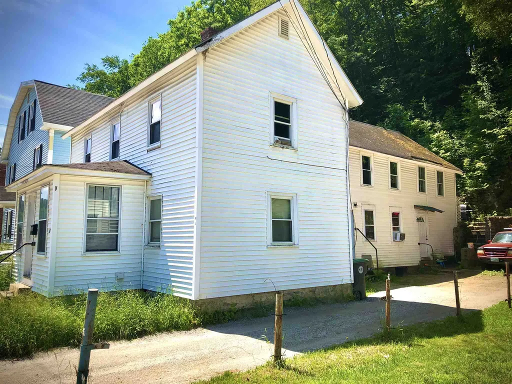 38 West Bow Street Franklin NH 03235