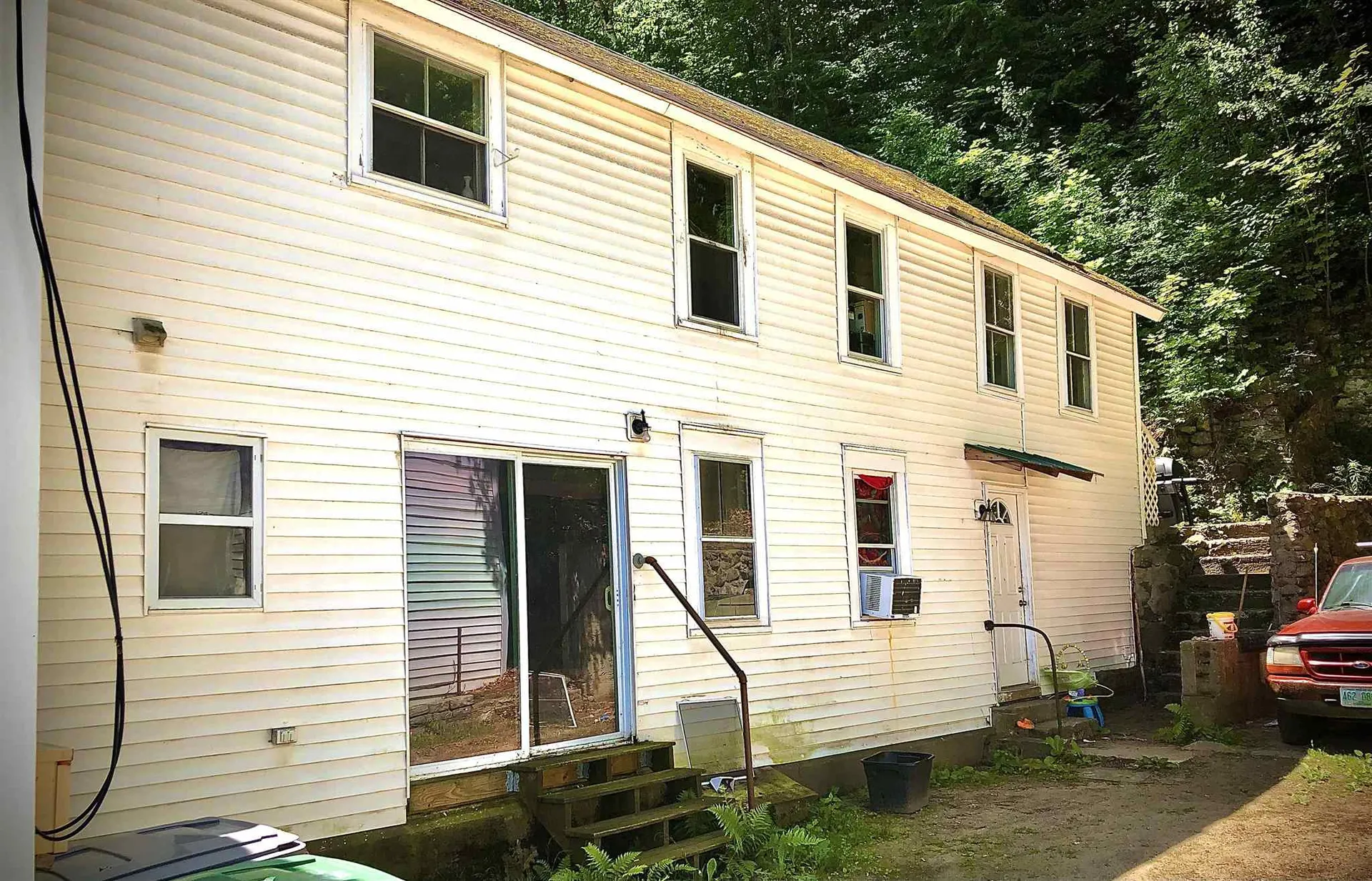 38 West Bow Street Franklin NH 03235