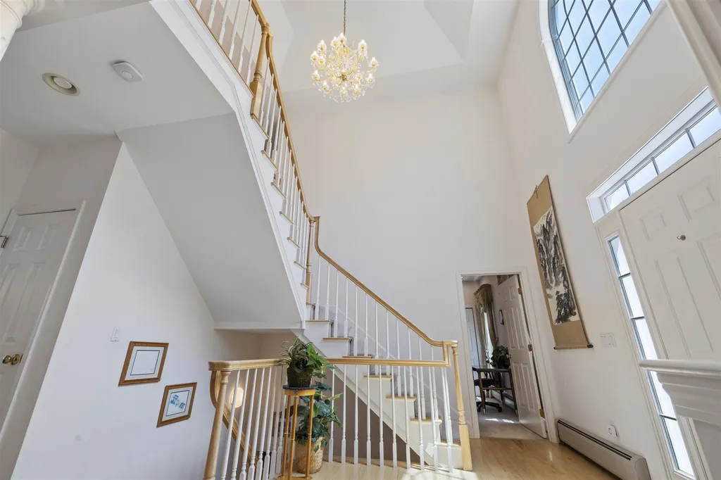 8 Heather Lane Hanover NH 03755