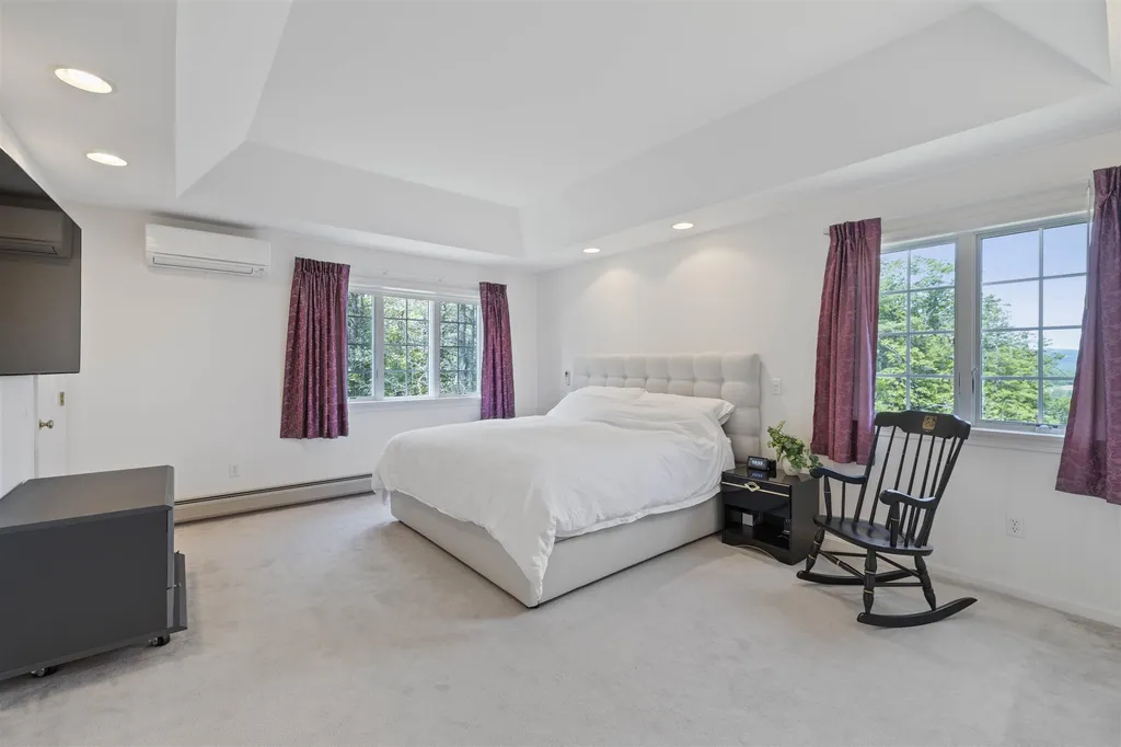 8 Heather Lane Hanover NH 03755