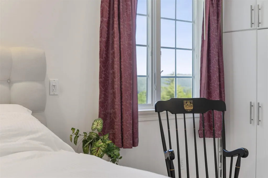8 Heather Lane Hanover NH 03755