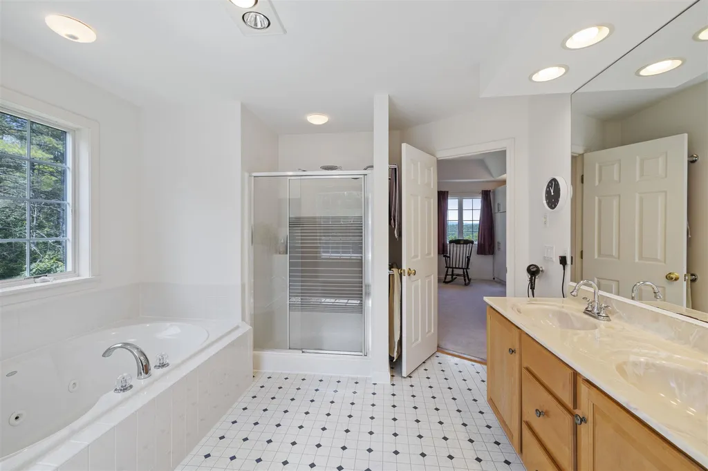 8 Heather Lane Hanover NH 03755