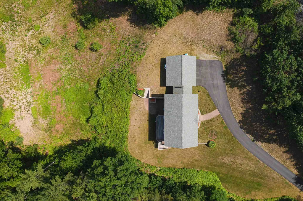 8 Heather Lane Hanover NH 03755
