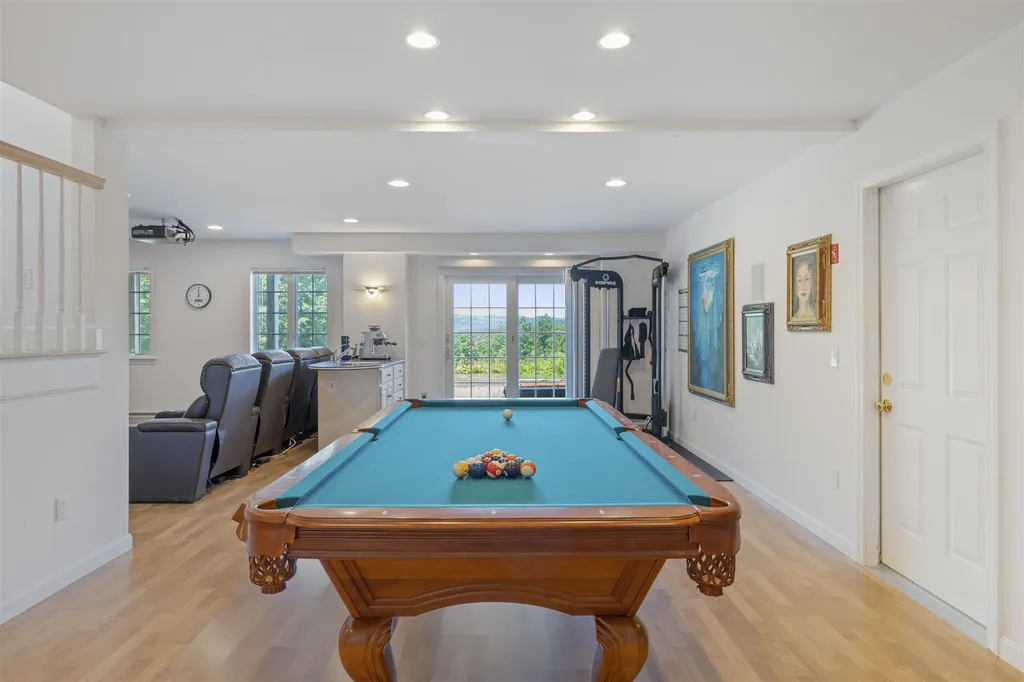 8 Heather Lane Hanover NH 03755