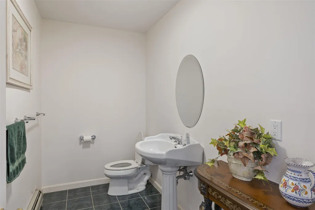 8 Heather Lane Hanover NH 03755