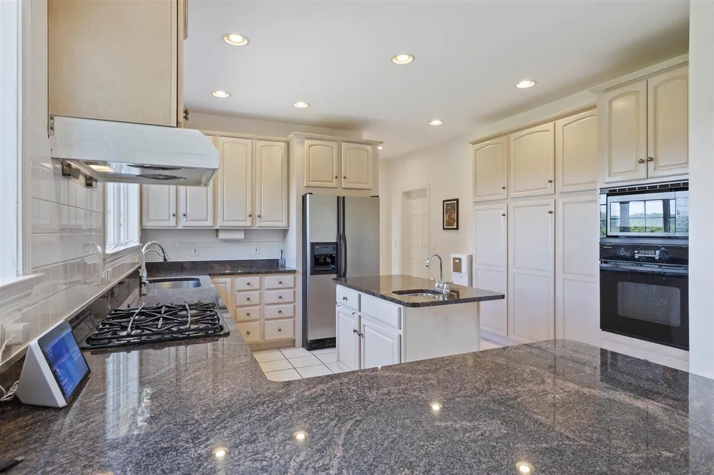 8 Heather Lane Hanover NH 03755