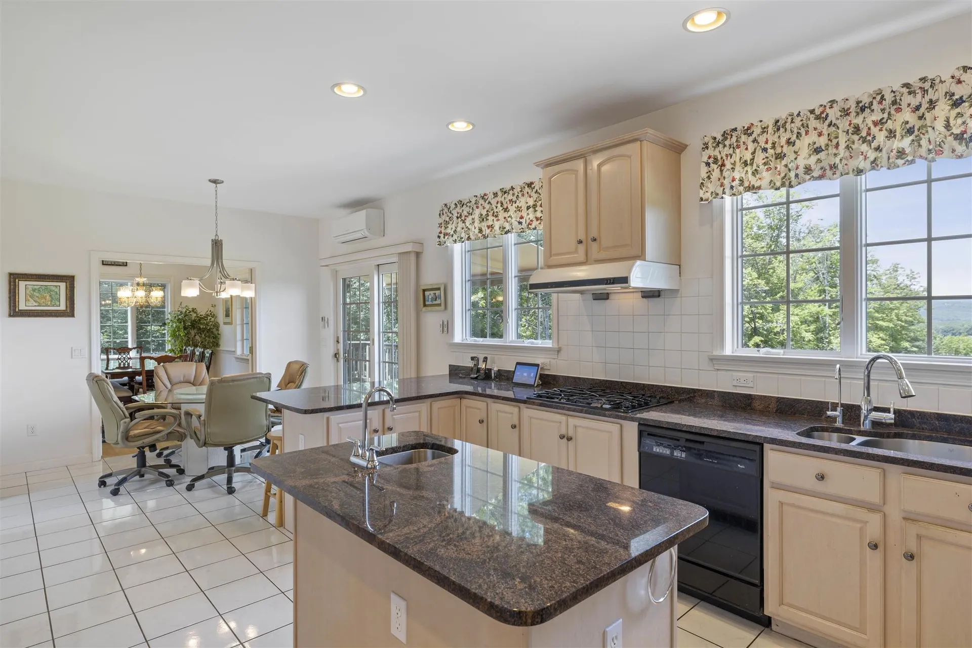 8 Heather Lane Hanover NH 03755
