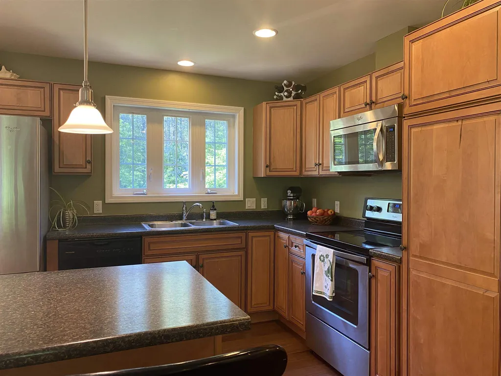54 Bonner Road Plainfield NH 03770