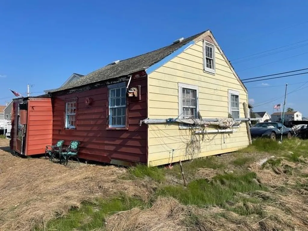 82 Island Path Hampton NH 03842