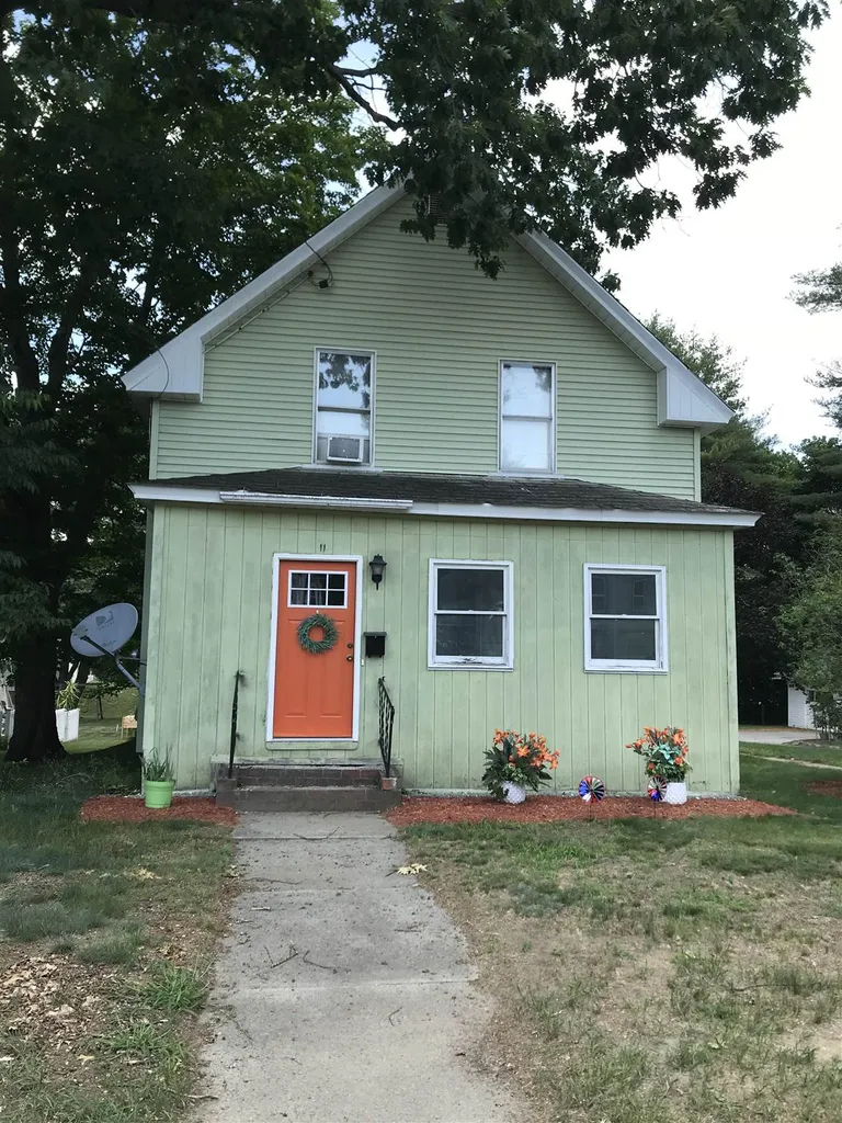 11 Park Avenue Claremont NH 03743