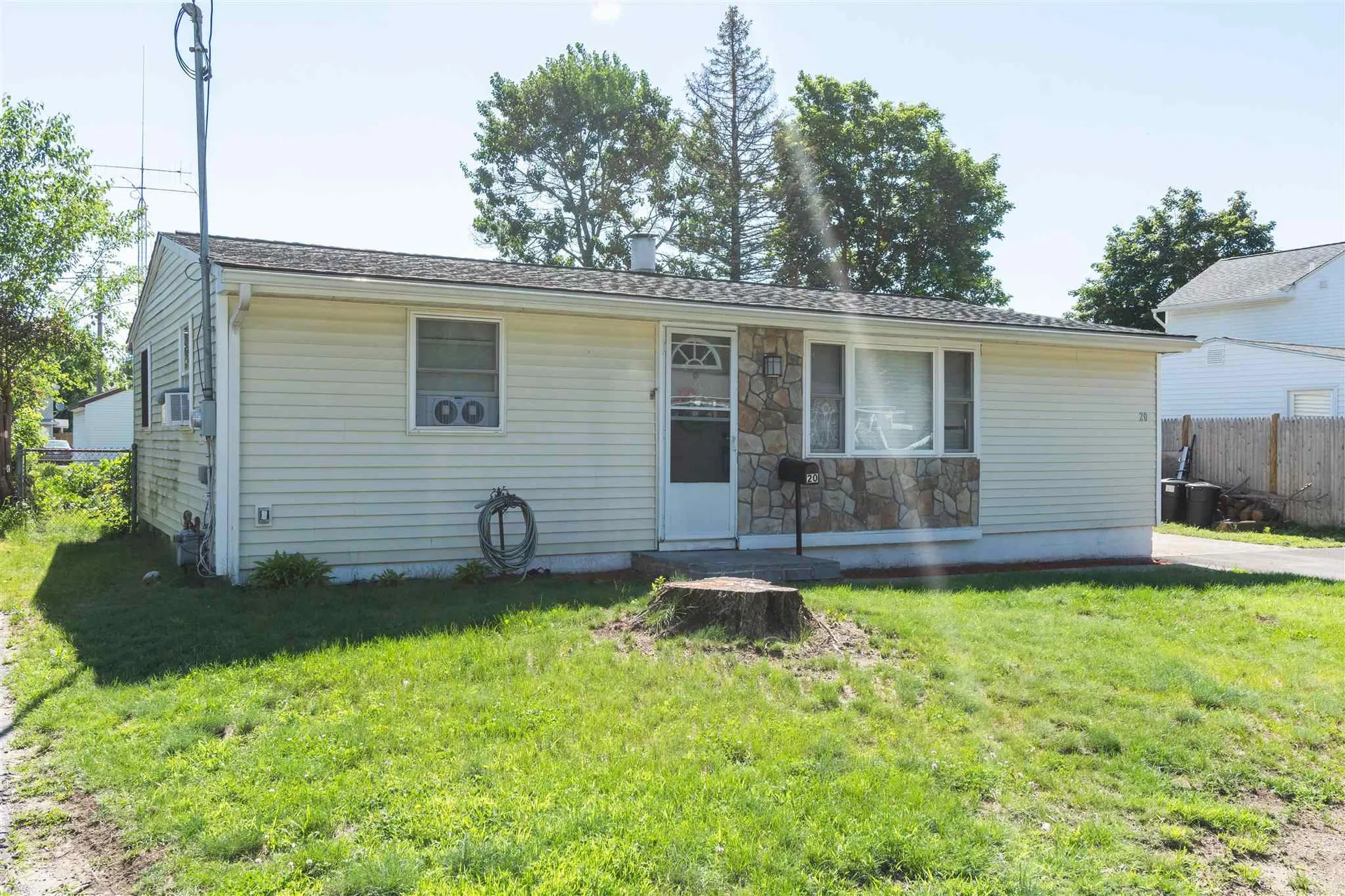 20 Houde Street Nashua NH 03060