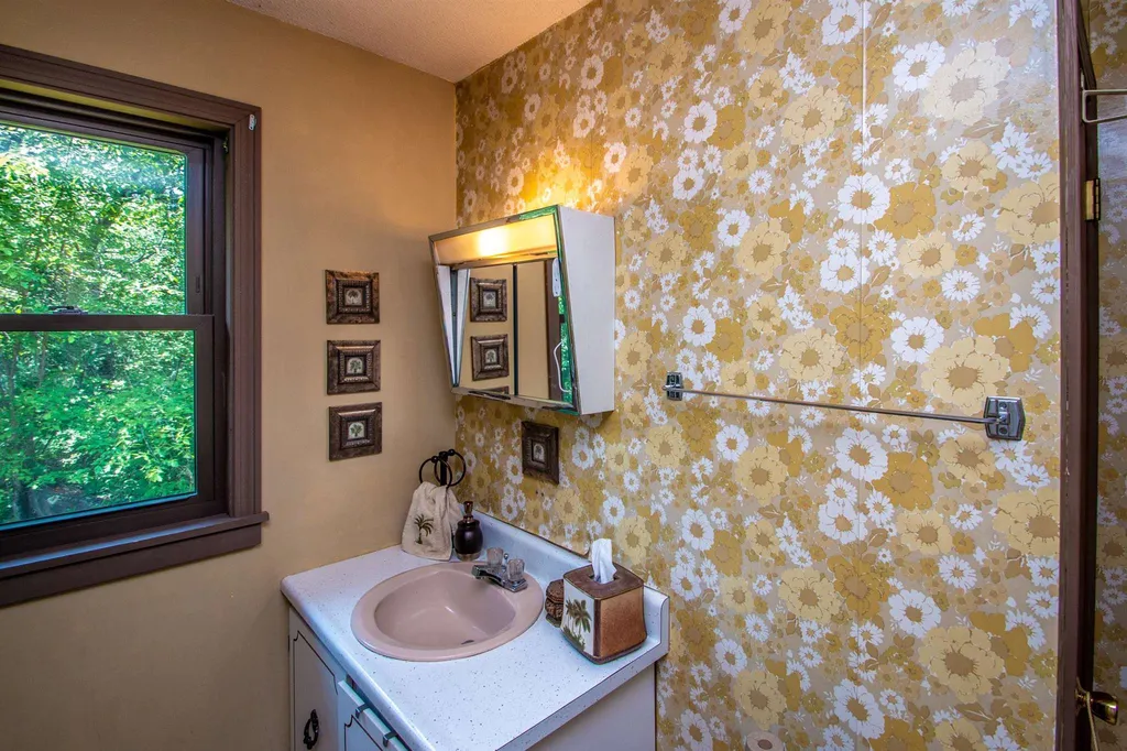 35 Wesson Road Lancaster NH 03584