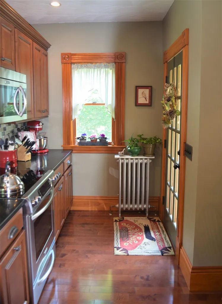 86 Maple Street Henniker NH 03242