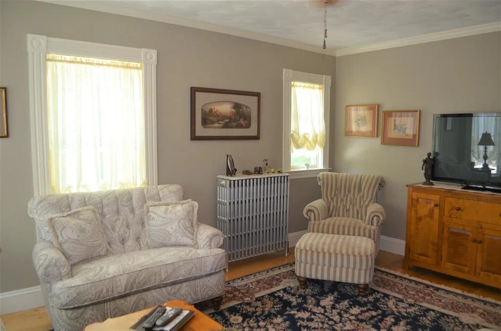 86 Maple Street Henniker NH 03242