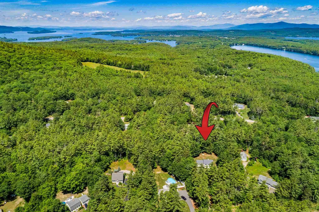 38 Friar Tuck Way Wolfeboro NH 03894