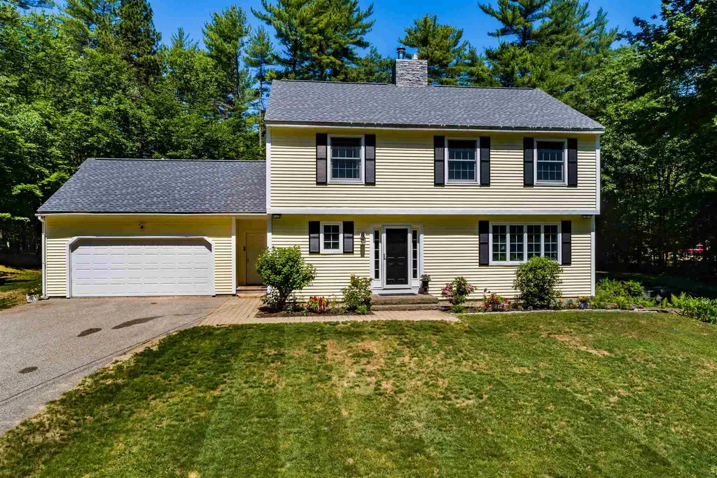 38 Friar Tuck Way Wolfeboro NH 03894
