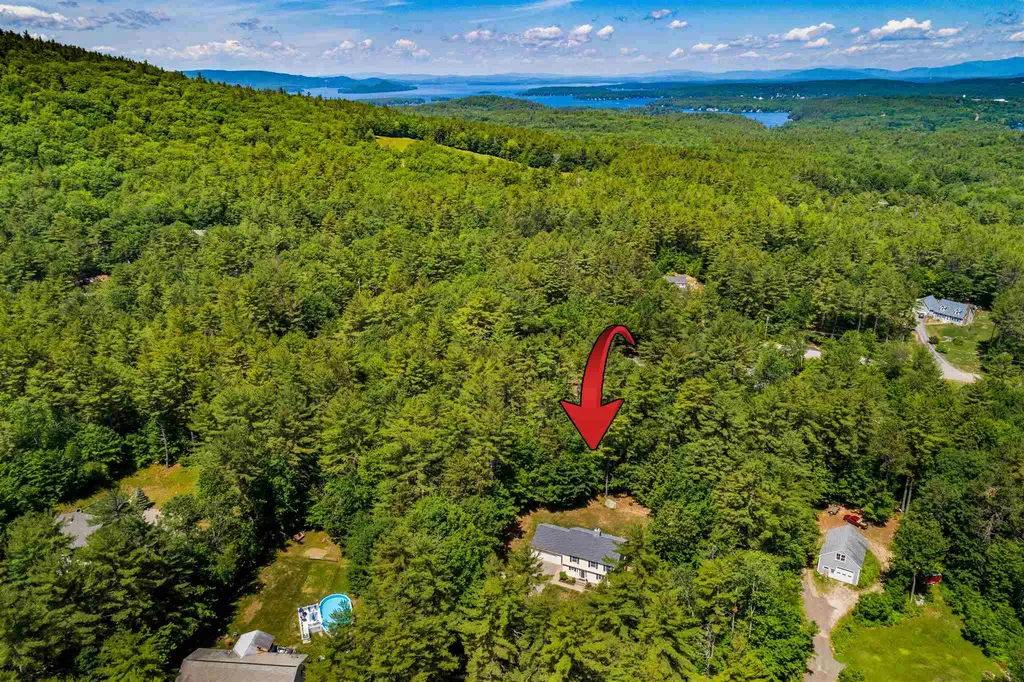 38 Friar Tuck Way Wolfeboro NH 03894