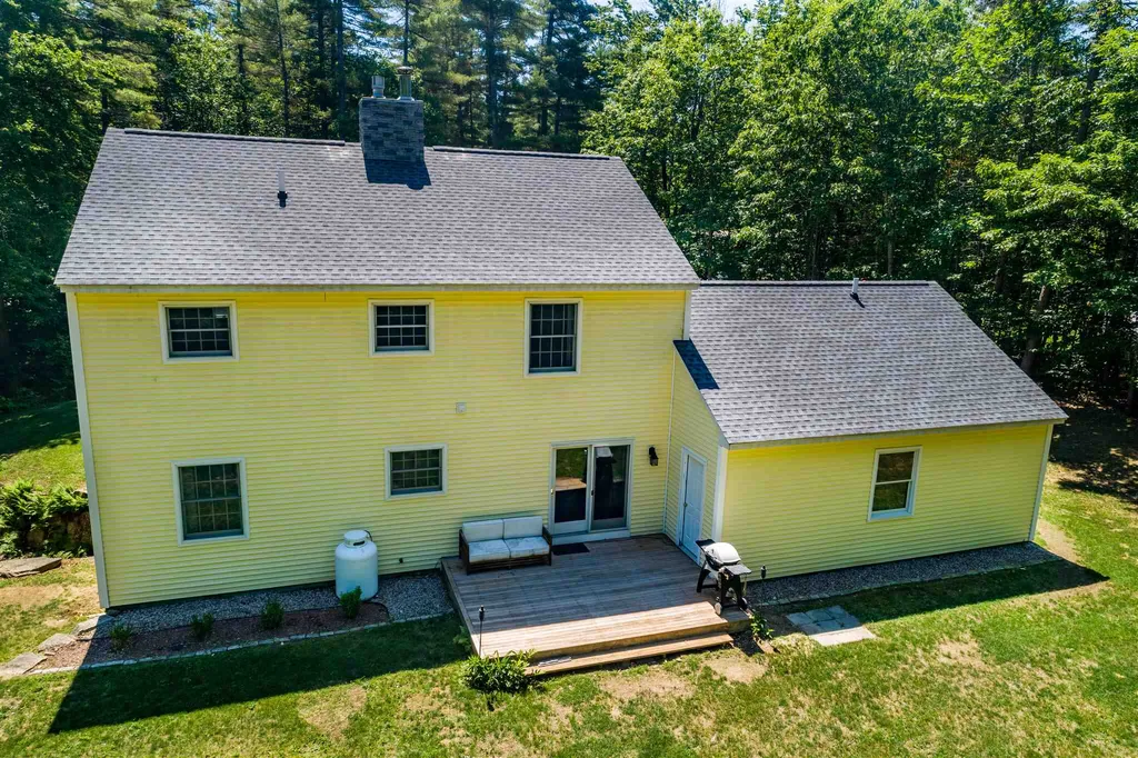 38 Friar Tuck Way Wolfeboro NH 03894