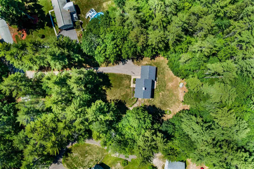 38 Friar Tuck Way Wolfeboro NH 03894