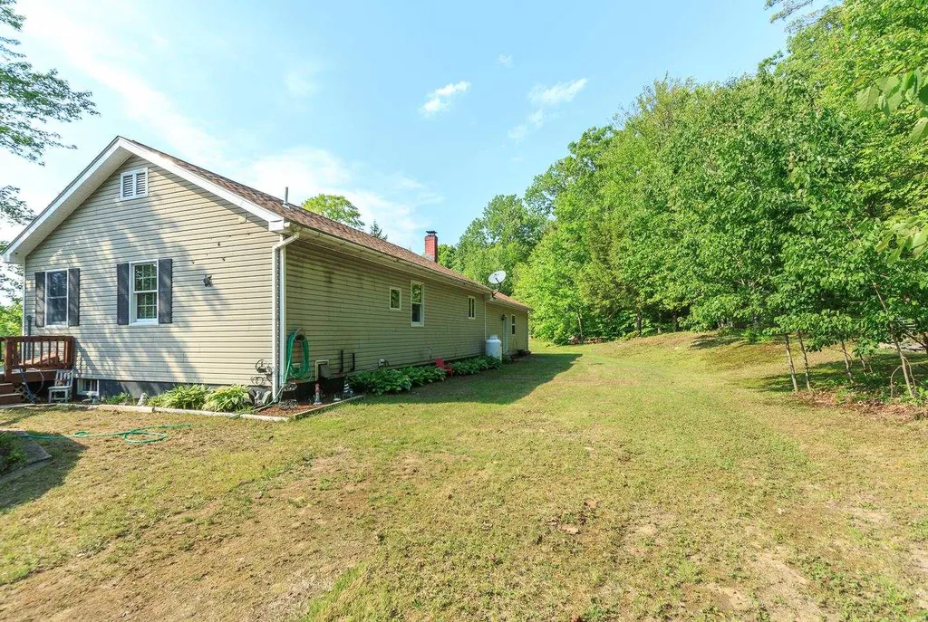 128 Cutts Road Newport NH 03773
