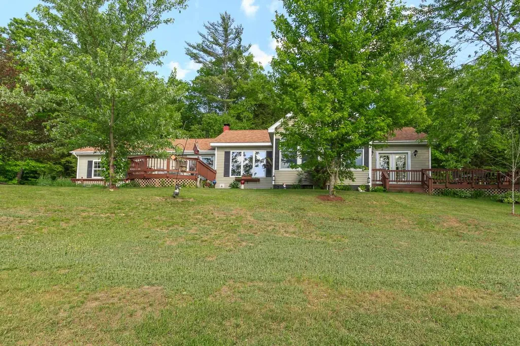 128 Cutts Road Newport NH 03773