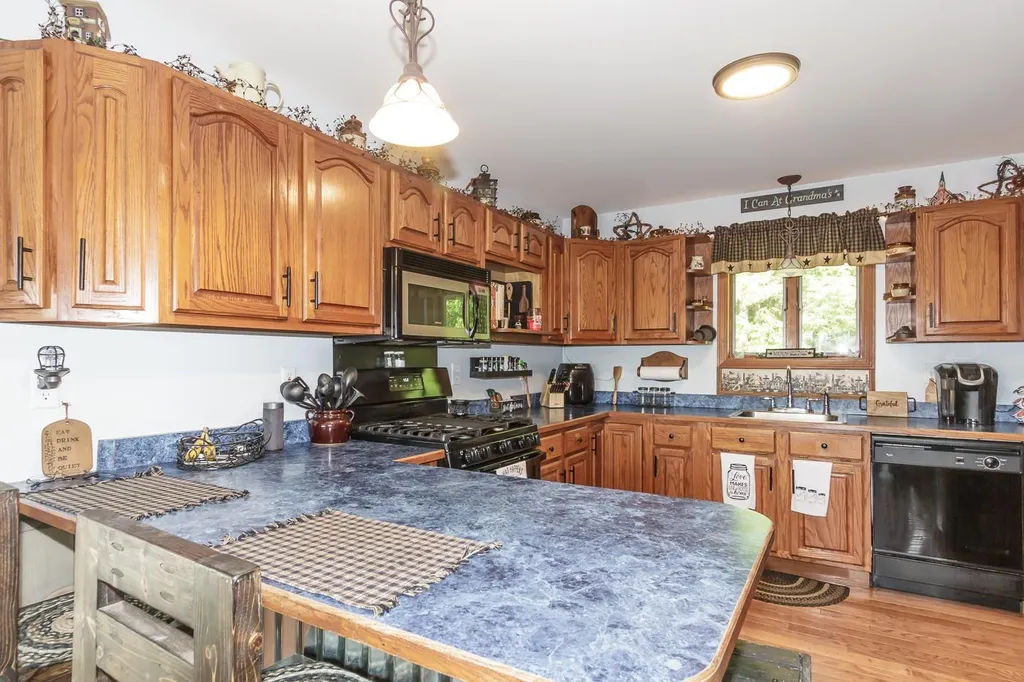 128 Cutts Road Newport NH 03773
