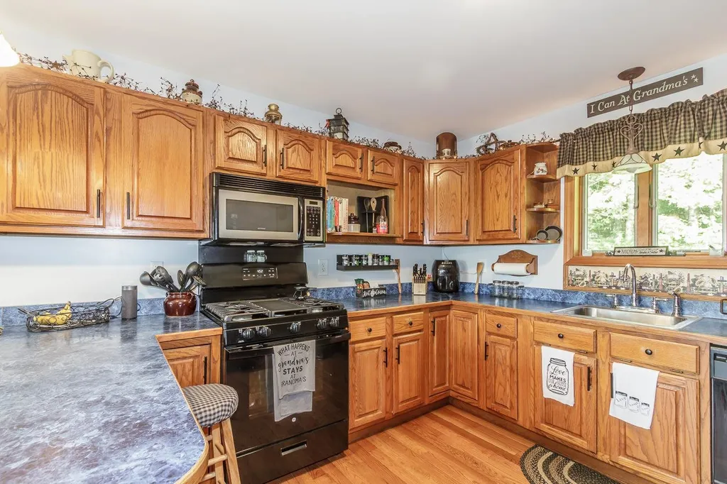 128 Cutts Road Newport NH 03773