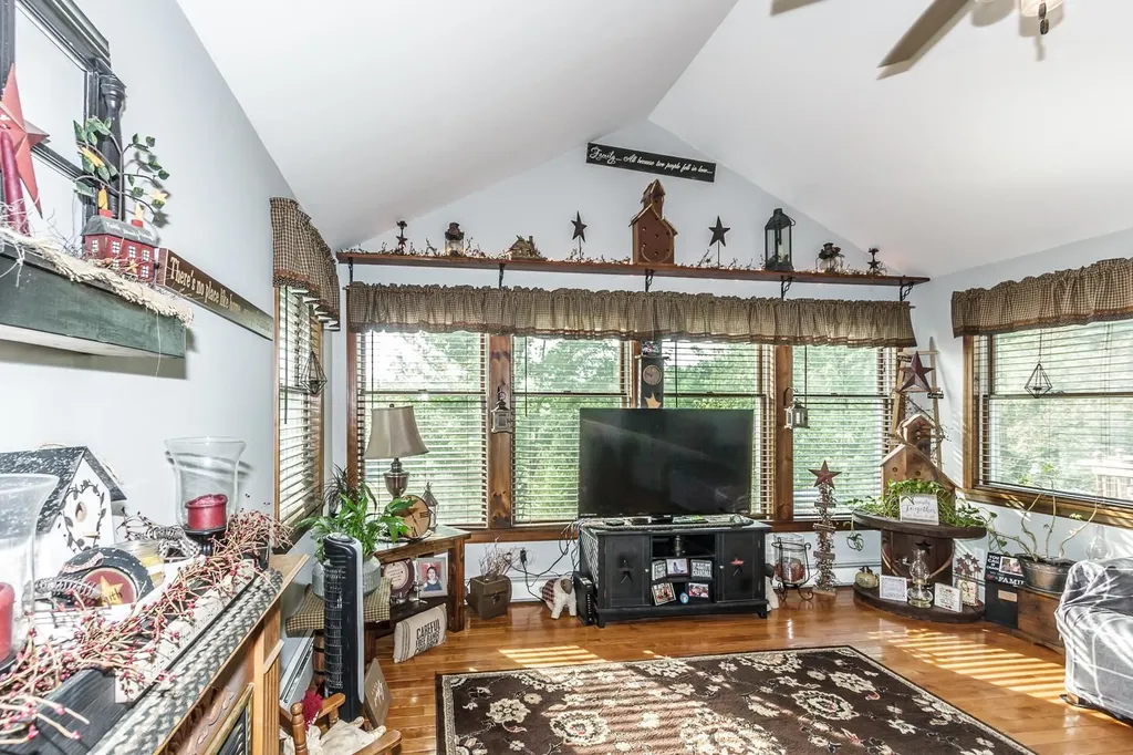 128 Cutts Road Newport NH 03773