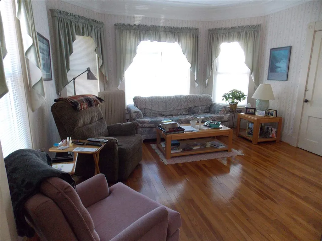 53 Gilford Avenue Laconia NH 03246