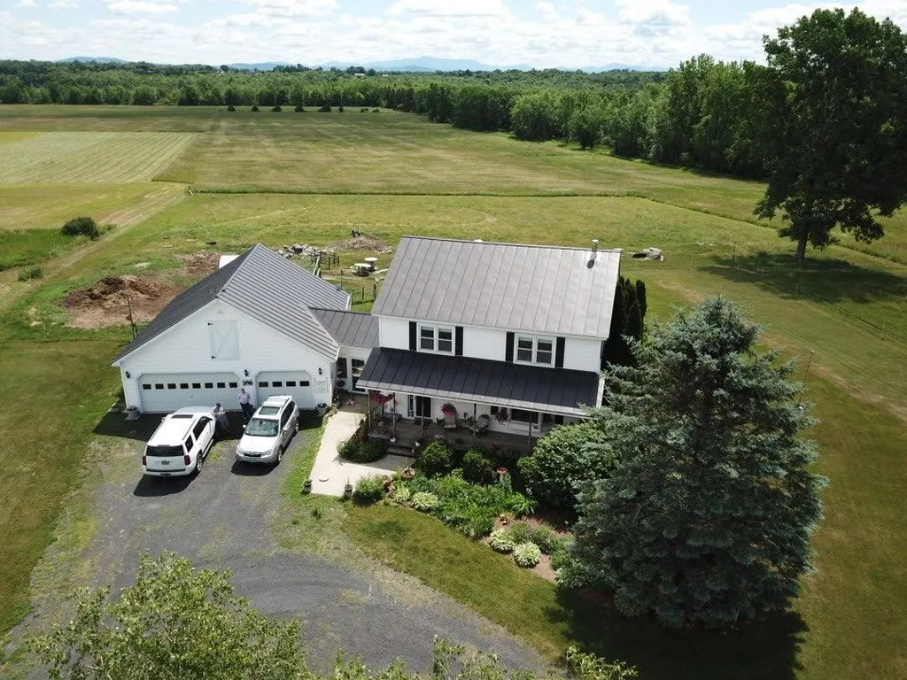 85 Lakeview Road South Hero VT 05486