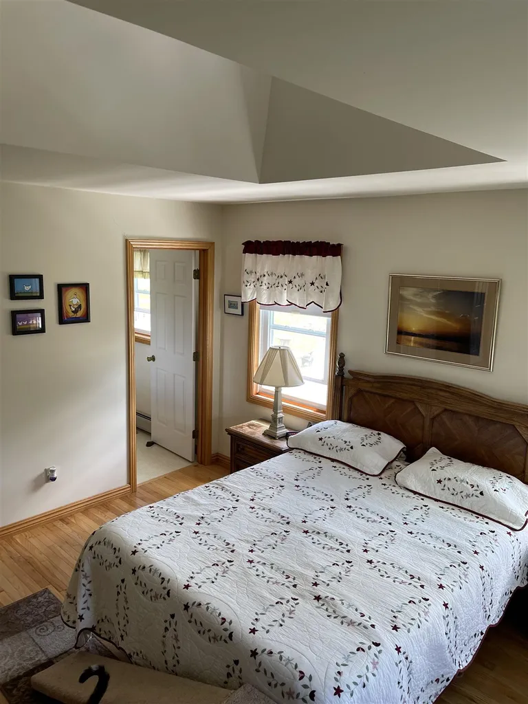 85 Lakeview Road South Hero VT 05486