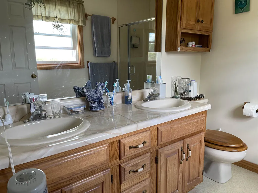 85 Lakeview Road South Hero VT 05486