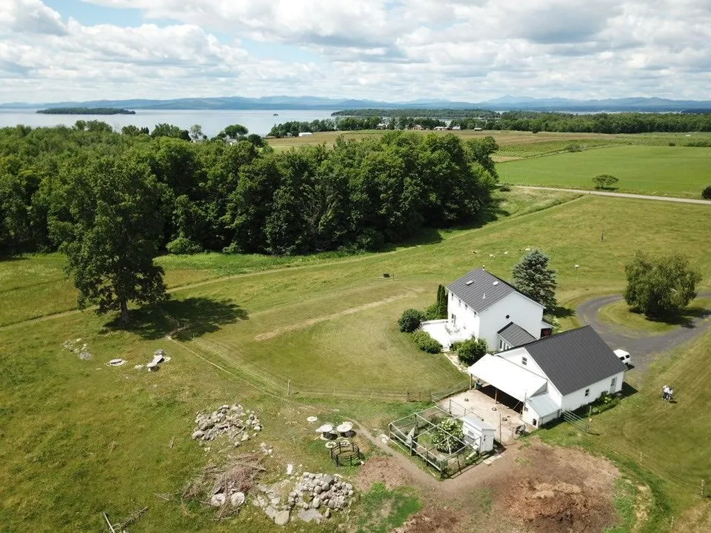 85 Lakeview Road South Hero VT 05486