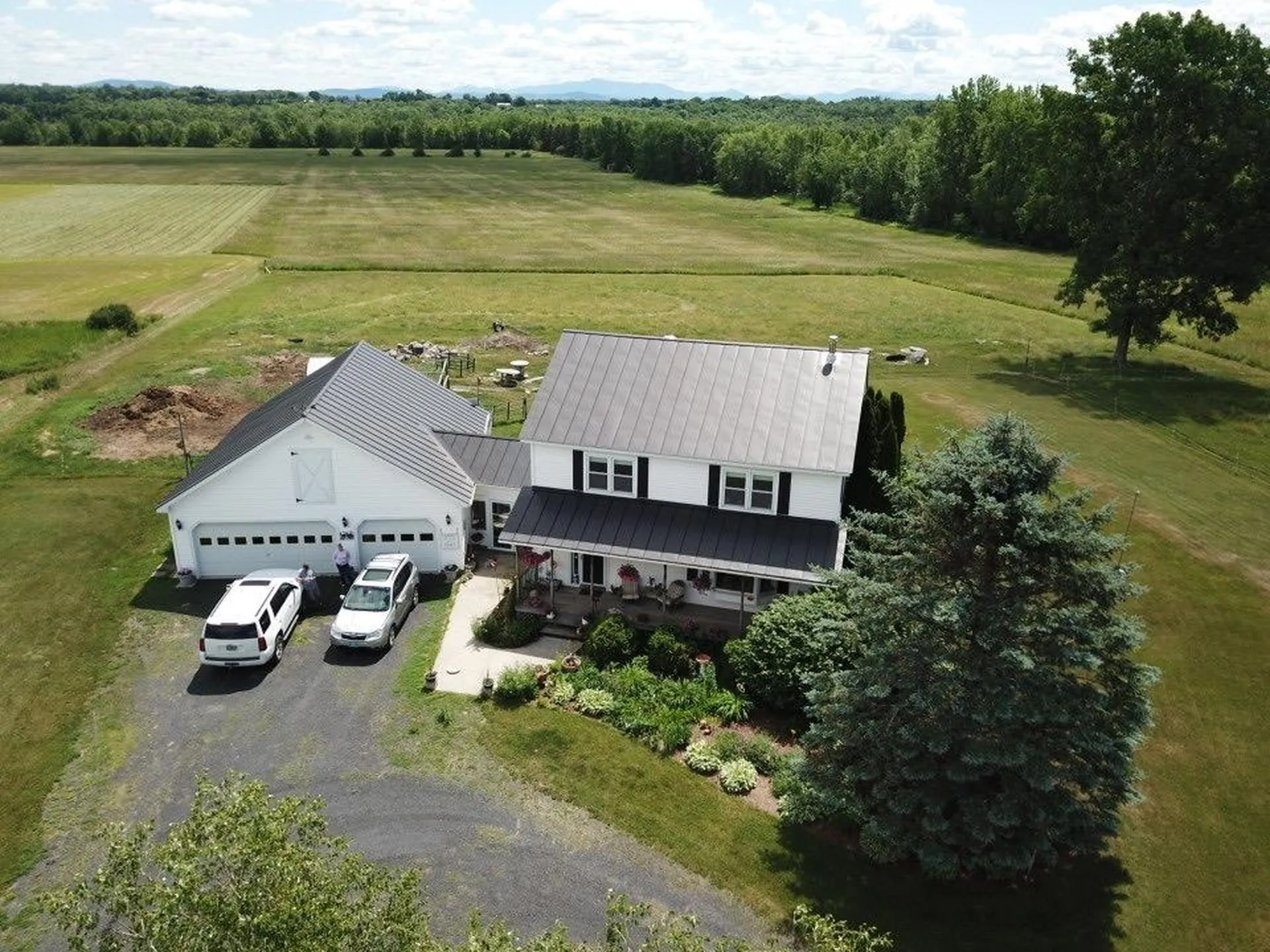 85 Lakeview Road South Hero VT 05486