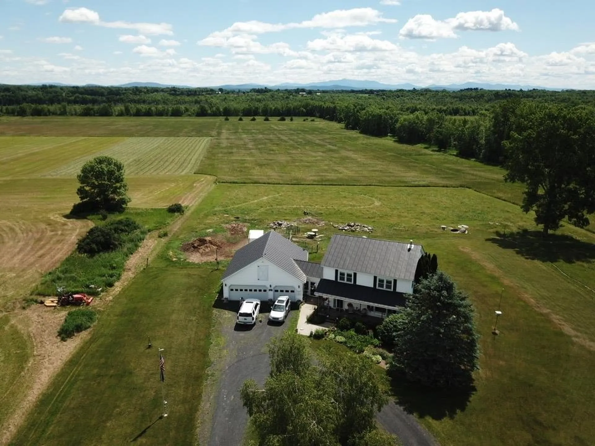 85 Lakeview Road South Hero VT 05486