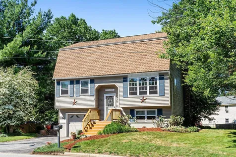 71 Calvert Circle Manchester NH 03103