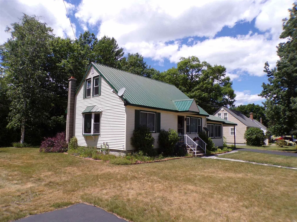 18 Mill Street Gorham NH 03581