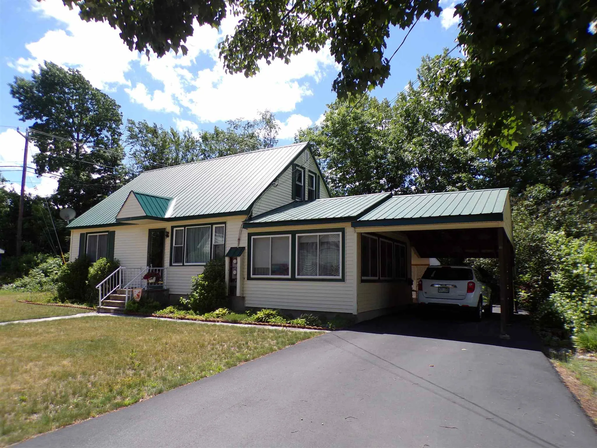 18 Mill Street Gorham NH 03581