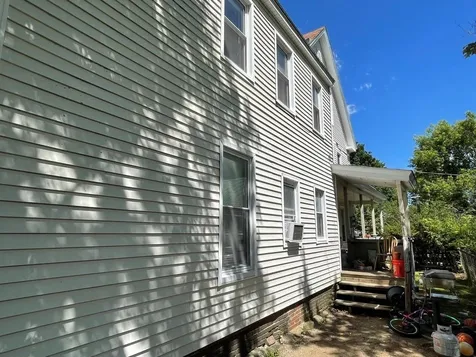 21 Cleveland Place Laconia NH 03246