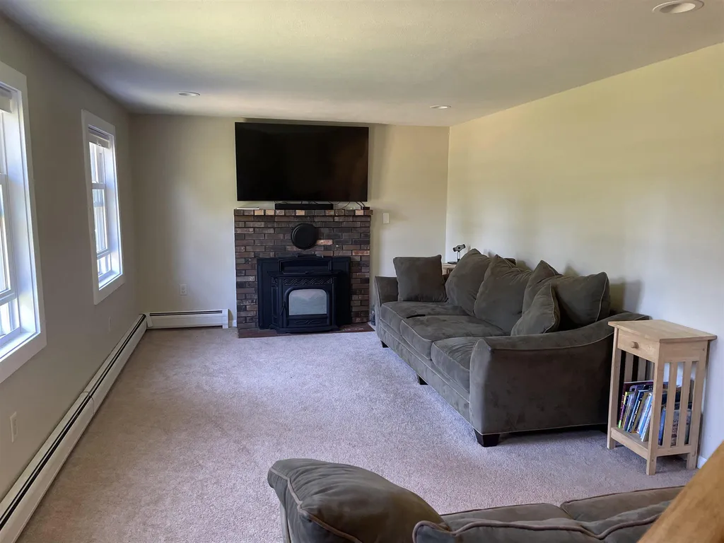 190 Winnicutt Road Stratham NH 03885