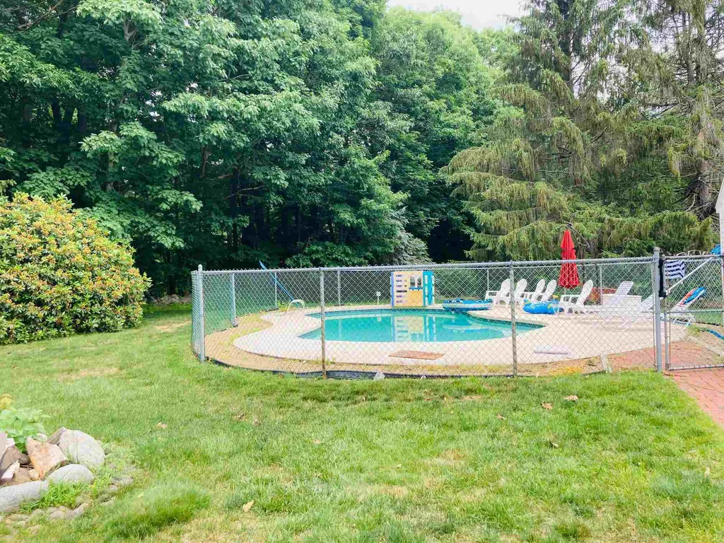 190 Winnicutt Road Stratham NH 03885