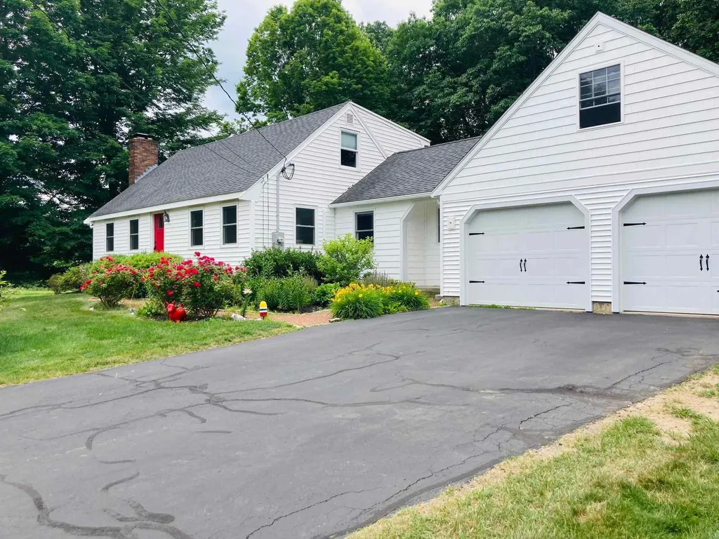190 Winnicutt Road Stratham NH 03885