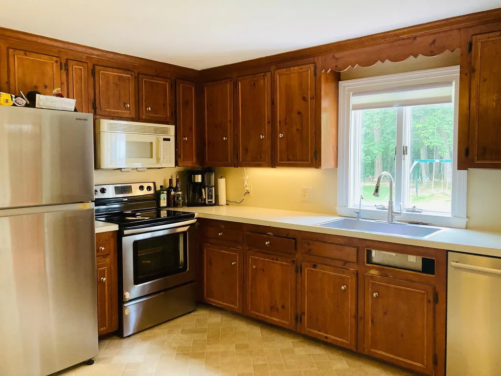 190 Winnicutt Road Stratham NH 03885