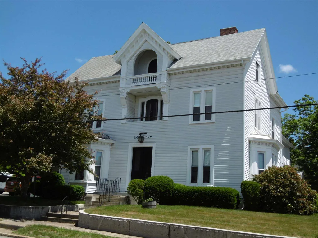 609 Beech Street Manchester NH 03104