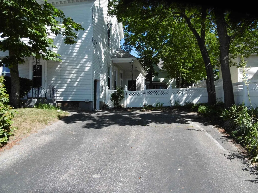 609 Beech Street Manchester NH 03104