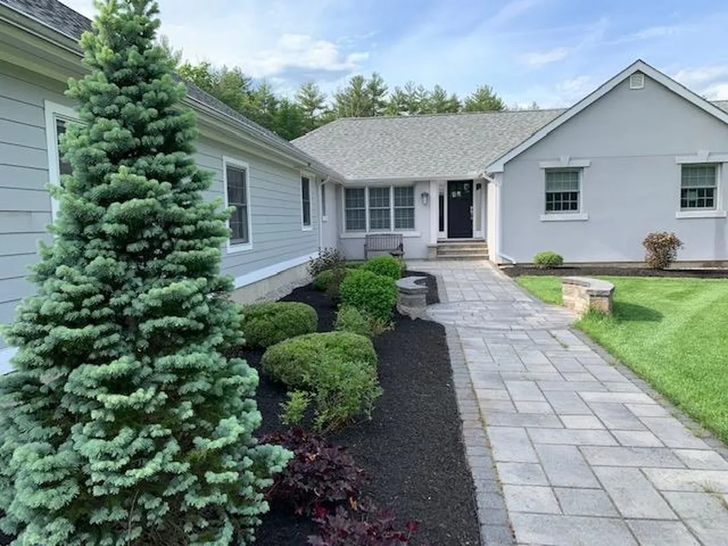 33 Meadow Road Bedford NH 03110