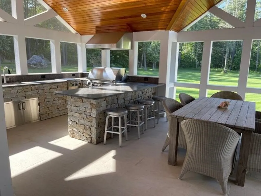 33 Meadow Road Bedford NH 03110