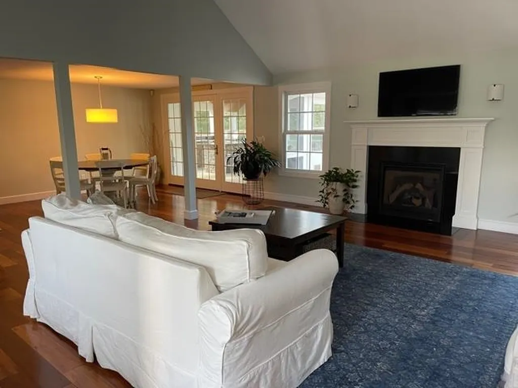 33 Meadow Road Bedford NH 03110