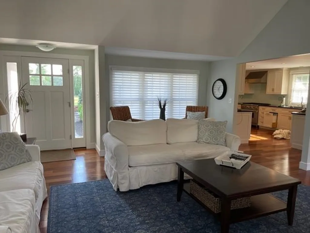 33 Meadow Road Bedford NH 03110